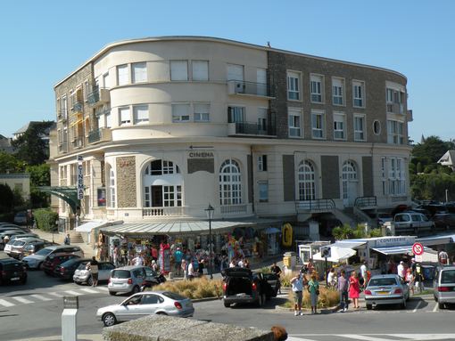  Le petit casino